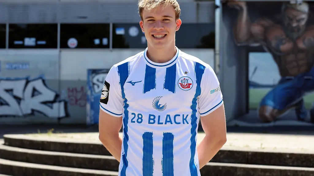 Felix-Ruschke-erzielte-das-1-1-fuer-Hansa-Rostock