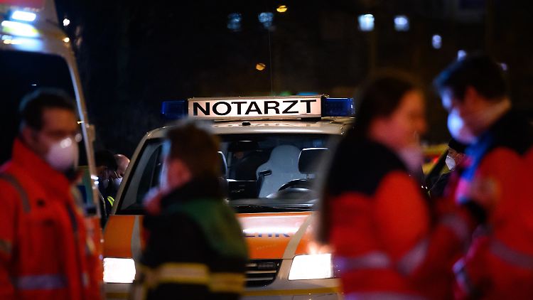 Auch in Hamburg verletzen sich zwei Menschen beim Abbrennen von Feuerwerk schwer.