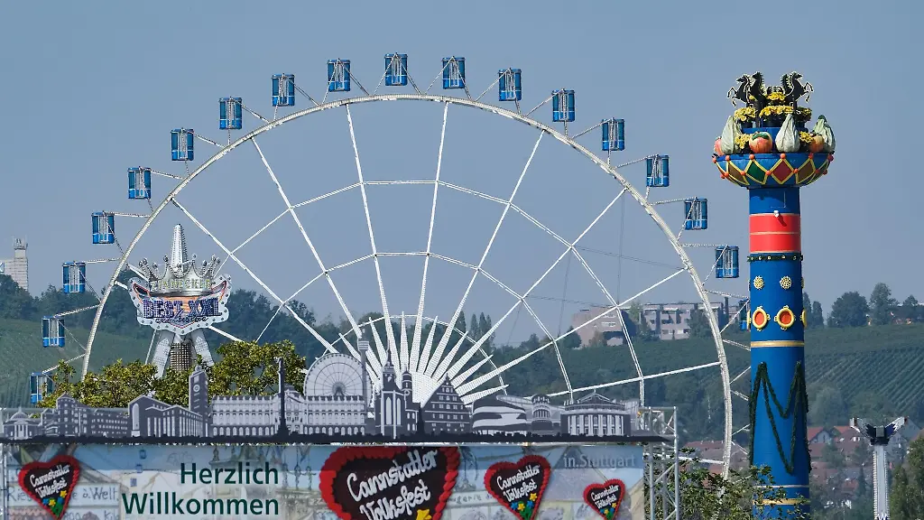 Der-Cannstatter-Wasen-ist-nach-dem-Muenchner-Oktoberfest-das-zweitgroesste-Volksfest-in-Deutschland