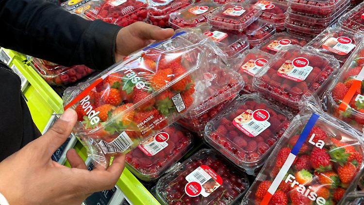Bisher waren in Frankreich 37 Prozent des Gemüses und der Früchte in Plastik verpackt.