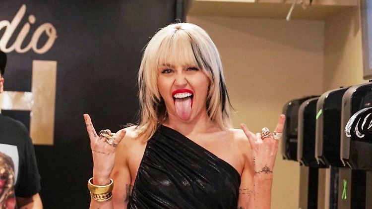 Miley Cyrus hat Spaß vor der Kamera.
