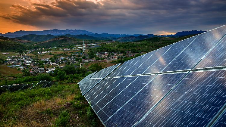 Eine Solaranlage in der Stadt Qinhuangdao in der Provinz Hebei.
