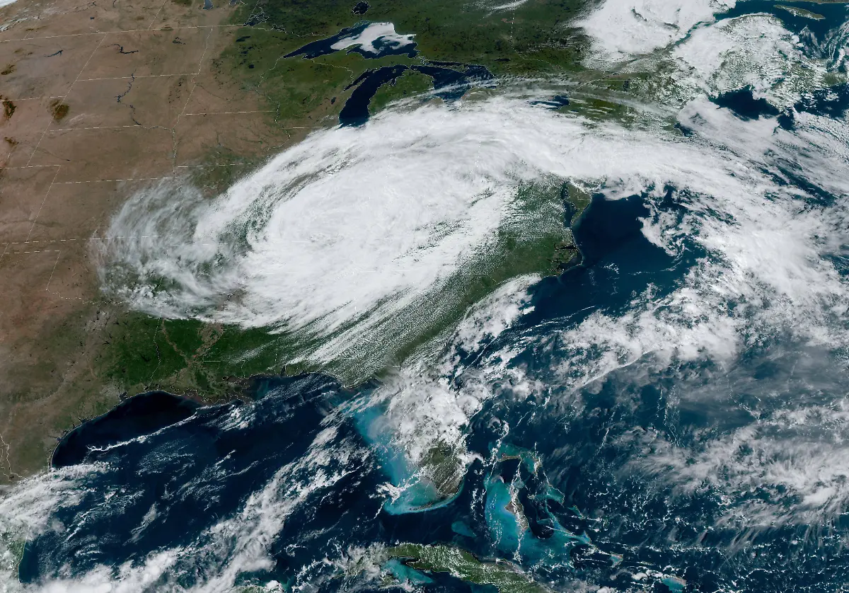Der-Wirbelsturm-auf-einem-Satellitenbild