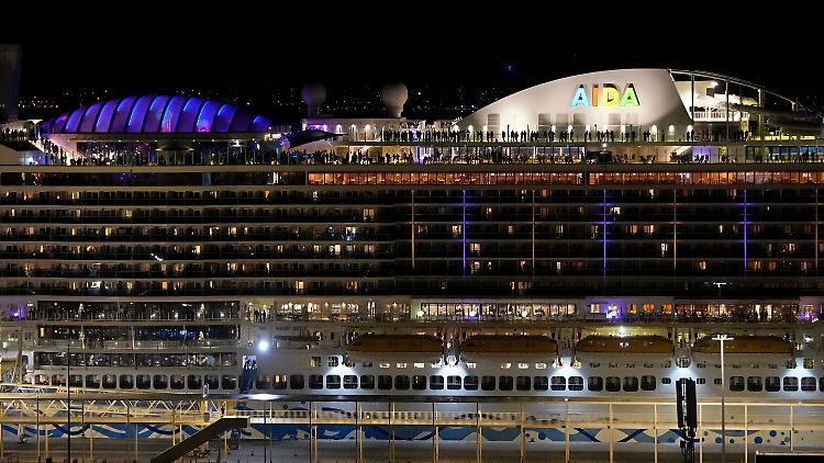 Die Passagiere an Bord der "Aida Nova" kamen nicht über den Hafen von Lissabon hinaus.