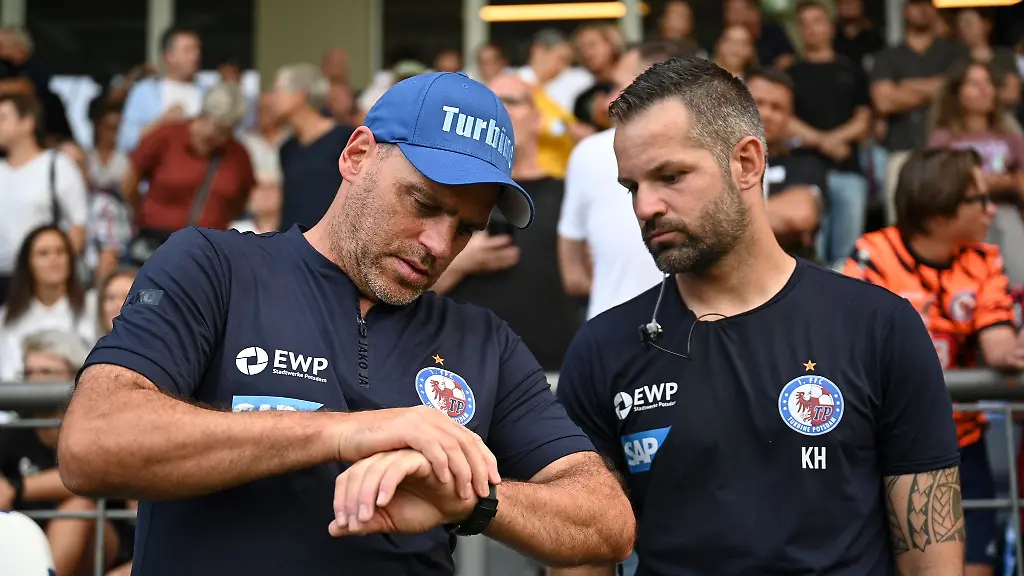 Marco-Gebhardt-l-und-die-Turbinen-warten-weiter-auf-die-ersten-Punkte-in-der-Bundesliga