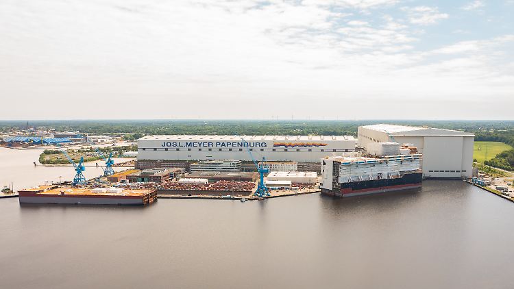 Die größte deutsche Werft sucht nach jeder Art neuer Aufträge.
