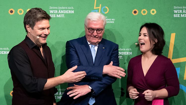 Habeck, Steinmeier und Baerbock bei der 40-Jahr-Feier der Grünen im Januar 2020.