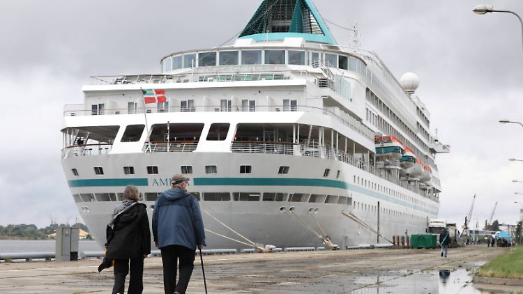 Die "MS Amera" musste wegen mehrerer Corona-Infektionen eine Kreuzfahrt abbrechen.