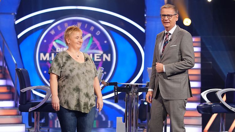 Moderator Günther Jauch und Finalistin Anja Beyer.