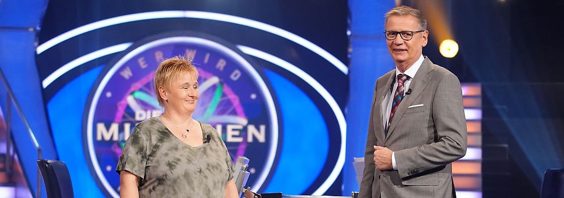 Moderator Günther Jauch und Finalistin Anja Beyer - Quelle RTL Stefan Gregorowius.jpeg