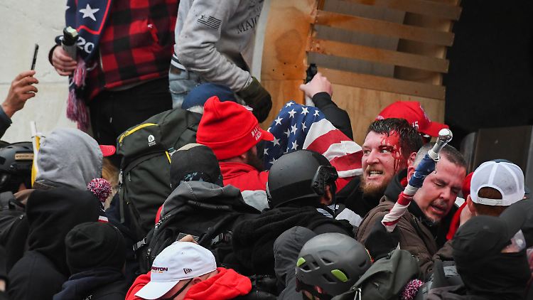 Foto vom Sturm aufs Kapitol am 6. Januar 2021: Welche Verantwortung trägt Donald Trump?