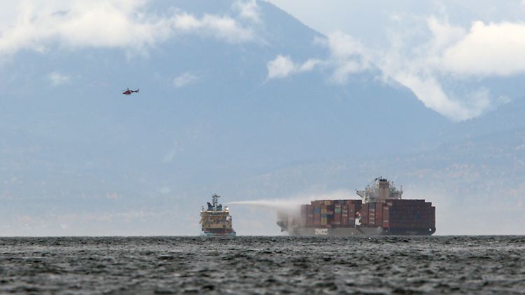 Die "ZIM Kingston" verlor im Oktober mehr als 100 Container und geriet in Brand.