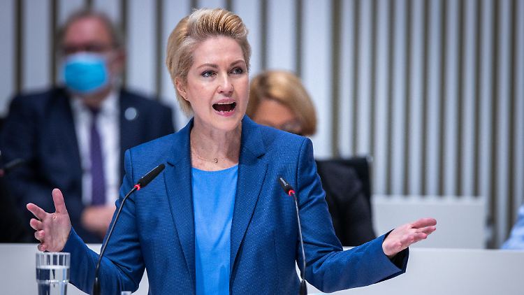 "Solche Drohungen zeigen, dass wir radikale Kräfte im Land haben, und die haben wir schon lange im Land", sagt Schwesig.