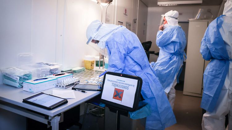 Das Robert-Koch-Institut meldet den dritten Tag in Folge mehr als 50.000 Neuinfektionen.