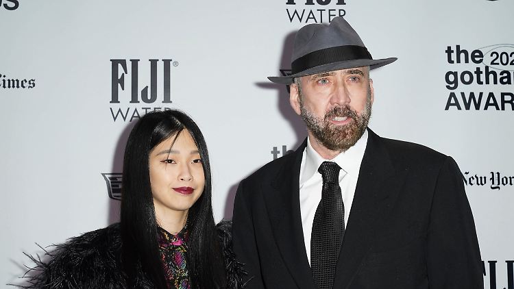 Gründen eine Familie: Riko Shibata und Nicolas Cage.