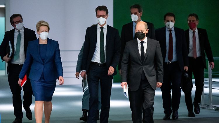 Viel mehr als auf Sicht zu fahren, bleibt Bund und Ländern nicht.