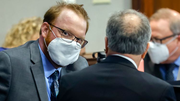 Für den 35-jährigen Travis McMichael (l.) ist eine vorzeitige Haftentlassung ausgeschlossen.