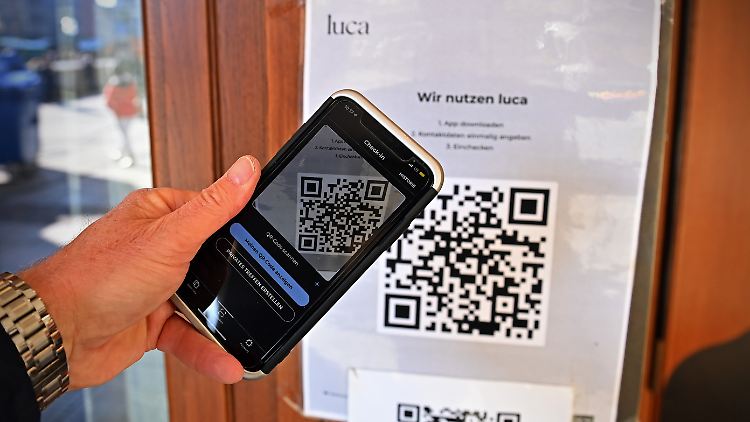 Die Luca-App wird in vielen Gaststätten und Restaurants zur Corona-Kontaktverfolgung genutzt.