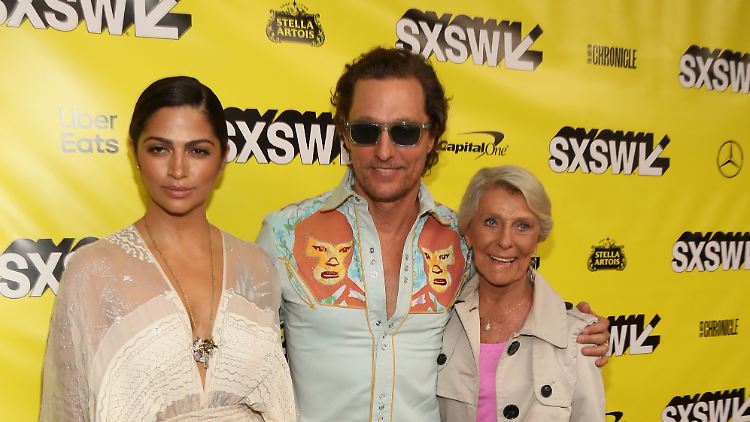 Matthew McConaughey mit seiner Frau Camilla und seiner Mutter Kay.