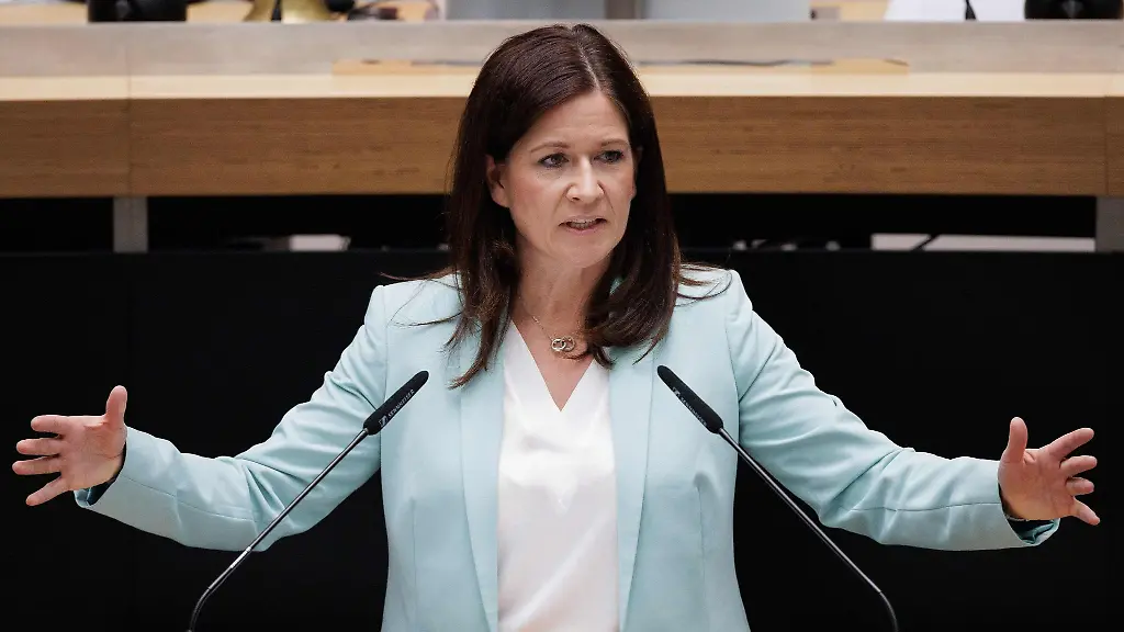 Senatorin-kuendigt-Notbetreuung-an