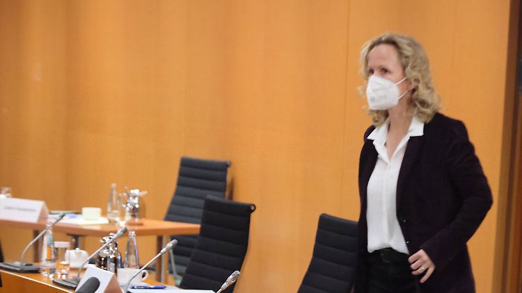 Lemke sieht Verbraucherzentralen und notfalls Gerichte am Zug.