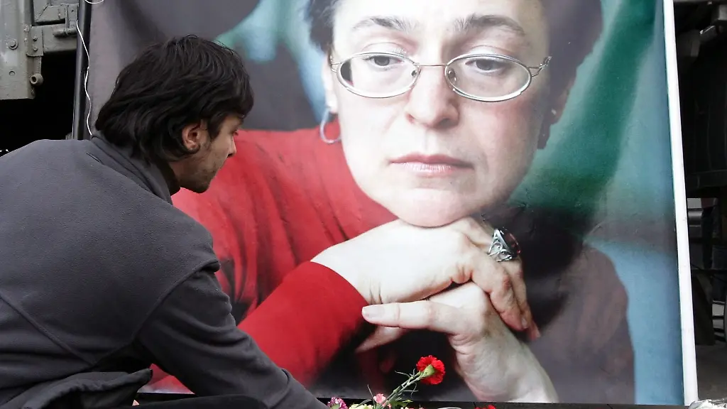 Als-erste-Stadt-in-Deutschland-benennt-Hamburg-einen-Platz-nach-der-vor-ihrer-Wohnung-in-Moskau-erschossenen-Journalistin-und-Menschenrechtsaktivistin-Anna-Politkowskaja