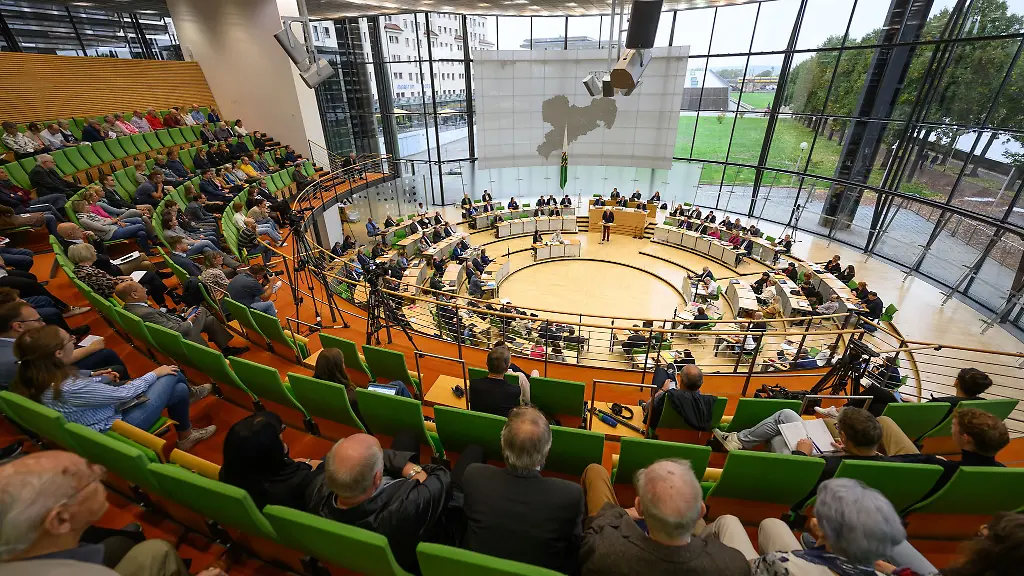 Der-Landtag-hat-kontrovers-ueber-Ergebnisse-des-Untersuchungsausschusses-zur-Foerdermittelvergabe-debattiert-Foto-aktuell