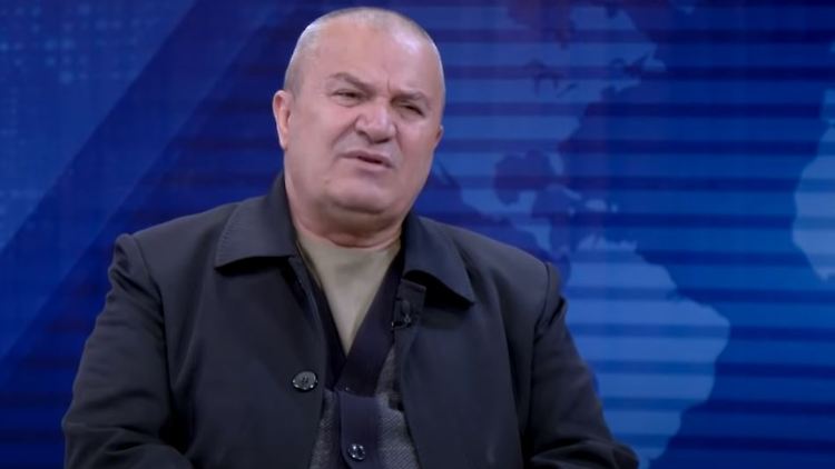 Professor Dschalal im Gespräch mit dem Taliban-Sprecher im November. 