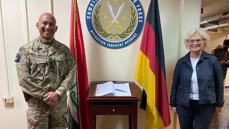 Zu Besuch bei der Combined Joint Task Force: Verteidigungsministerin Christine Lambrecht.