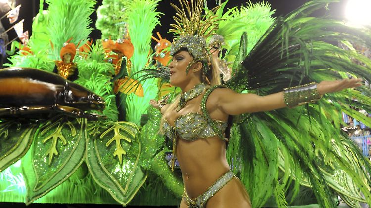 Samba-Tänzerin beim Karneval in Rio 2013.
