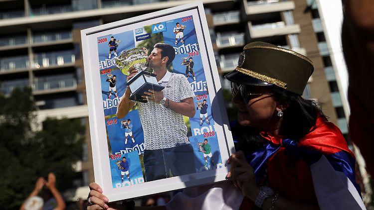 Djokovic-Fans protestieren in Melbourne für ihr Idol. 