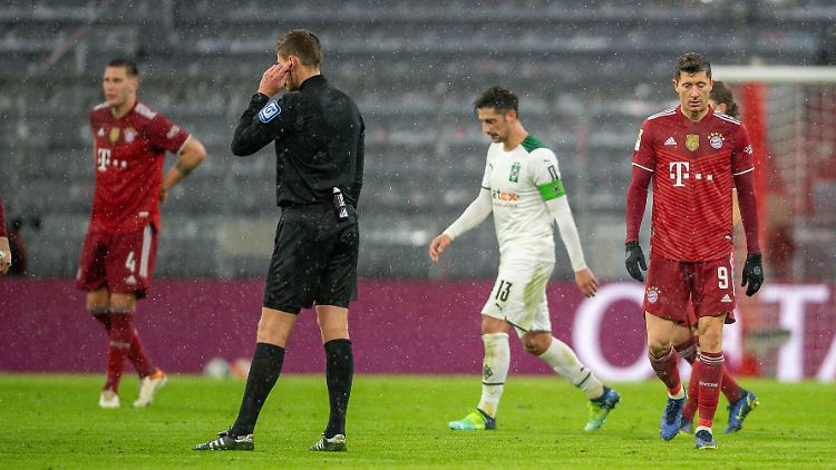 Stindl kassierte nach Meckerei Gelb.