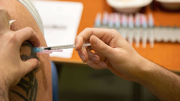Inzwischen sind auch immer mehr Kinder und Jugendliche gegen das Coronavirus geimpft.