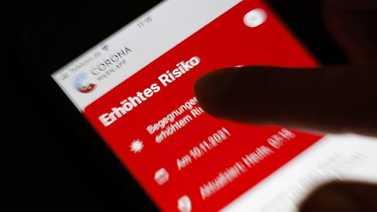 Die App kann nicht erkennen, ob die Begegnung mit dem Infizierten beispielsweise an der frischen Luft stattfand oder dabei eine FFP2-Maske getragen wurde.