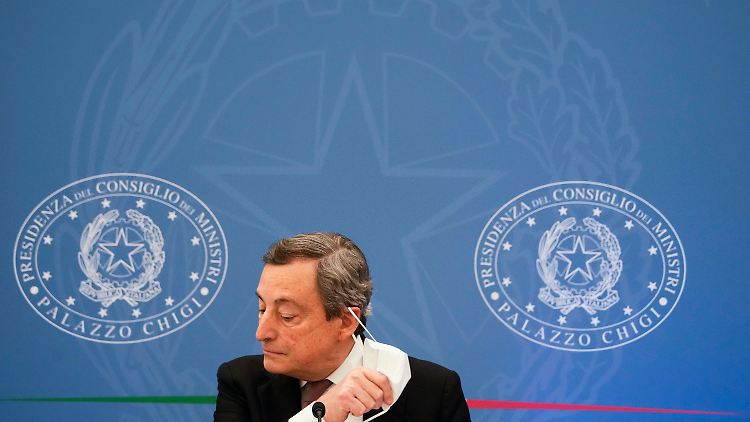 Draghi klagt über die hohe Zahl an ungeimpften Menschen im Land.