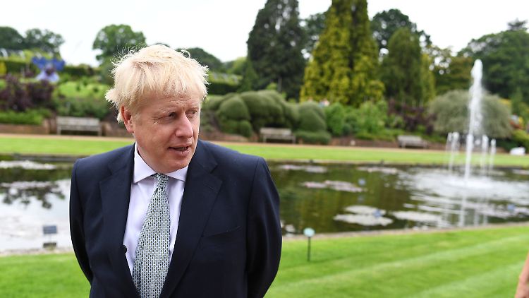 Erst Weihnachtsfeiern, dann im Garten: Boris Johnson lässt wohl keine Party aus.