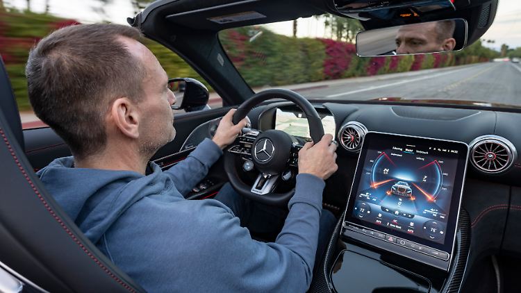 Auch fahrtechnisch zeigt sich der Mercedes-AMG SL von einer ganz anderen Seite als seine Vorgänger. Der kann jetzt nämlich auch Kurven.