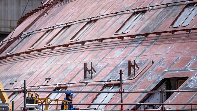 Kann in den Werften in MV das zu 80 Prozent fertig gestellte Kreuzfahrtschiff vollendet werden?