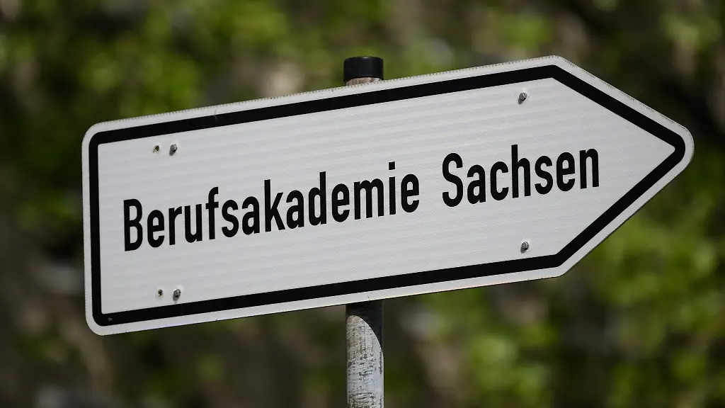 Wie-in-Sachsen-soll-es-kuenftig-auch-in-Mecklenburg-Vorpommern-Berufsakademien-geben-Dort-koennen-junge-Menschen-im-dualen-Studium-den-Bachelor-erwerben