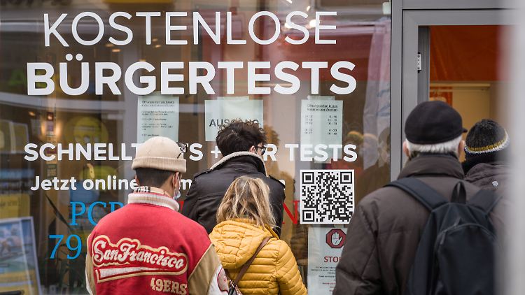 Der bisherige Rekord waren 76.414 Neuinfektionen am 26. November 2021. (Symbolbild)