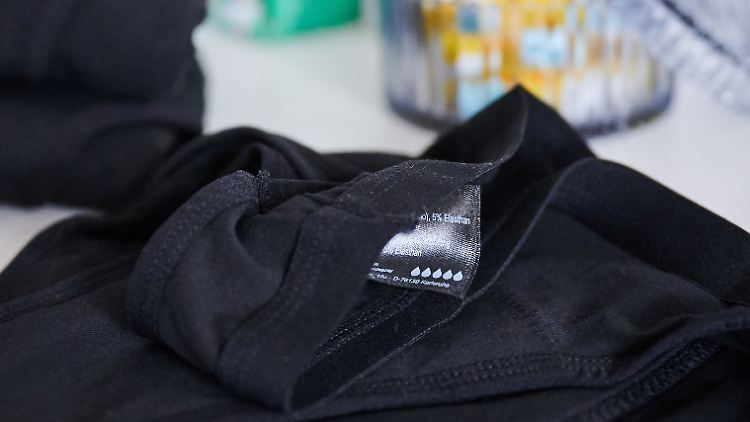 Das Symbol kennt man von Binden, Tampons und Slipeinlagen: Fünf Tropfen stehen für "saugstark".