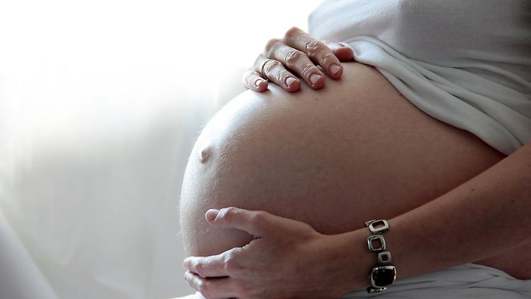Schwangeren und Frauen mit Kinderwunsch wird die Impfung dringend empfohlen.