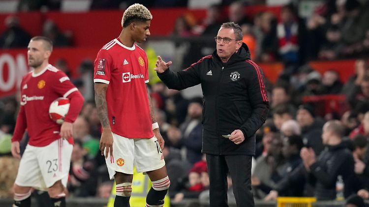 Rangnick im Gespräch mit Marcus Rashford.
