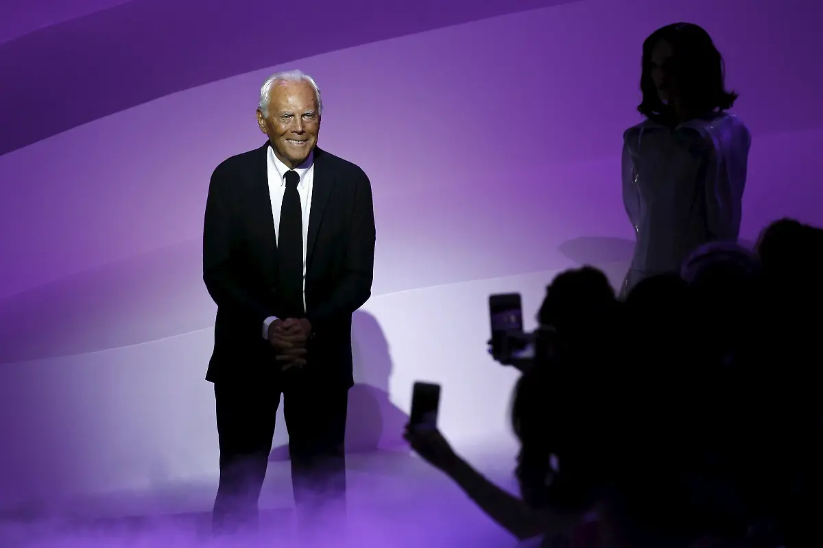 2016-01-26T120000Z-1999923168-GF20000107977-RTRMADP-3-FRANCE-FASHION-ARMANI