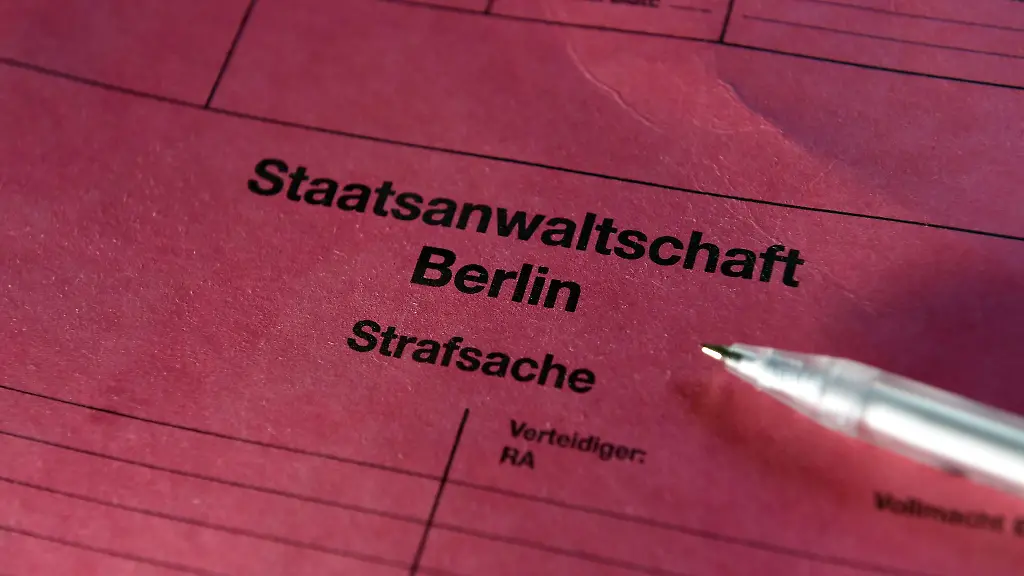 Staatsanwaltschaft-klagt-Mann-wegen-Geiselnahme-und-Brandstiftung-an