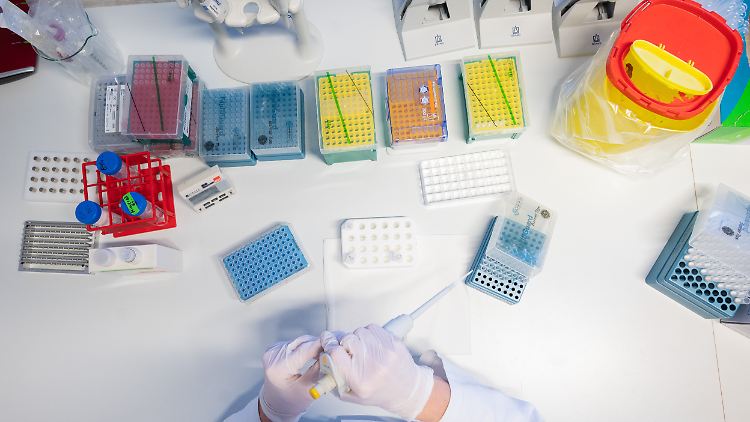 PCR-Getestete müssen in Bremen teilweise zwei bis drei Tage auf ihr Ergebnis warten.