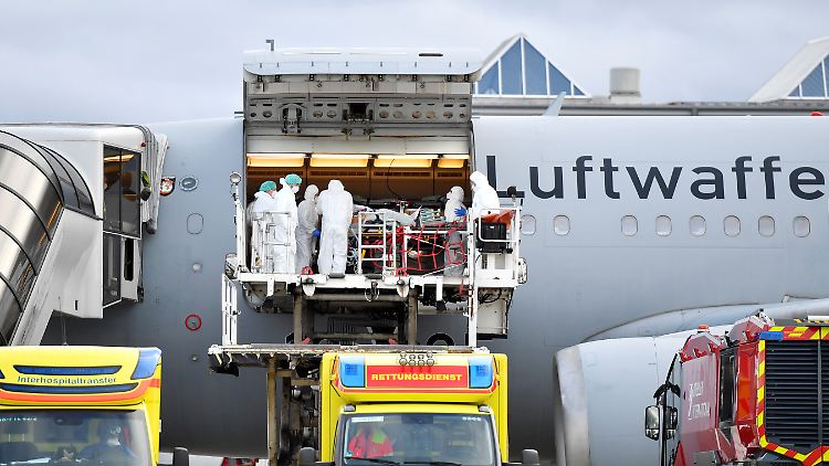 Noch im Dezember mussten Covid-Patienten aus Sachsen zur Behandlung in andere Orte ausgeflogen werden.