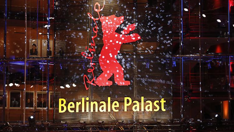 In diesem Jahr soll es bei der Berlinale auch Auftritte auf dem roten Teppich geben, allerdings "in einem reduzierten Format".