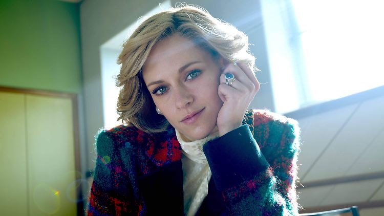 So gebrechlich, dass man sie am liebsten in den Arm nehmen würde: Kristen Stewart als Prinzessin Diana.