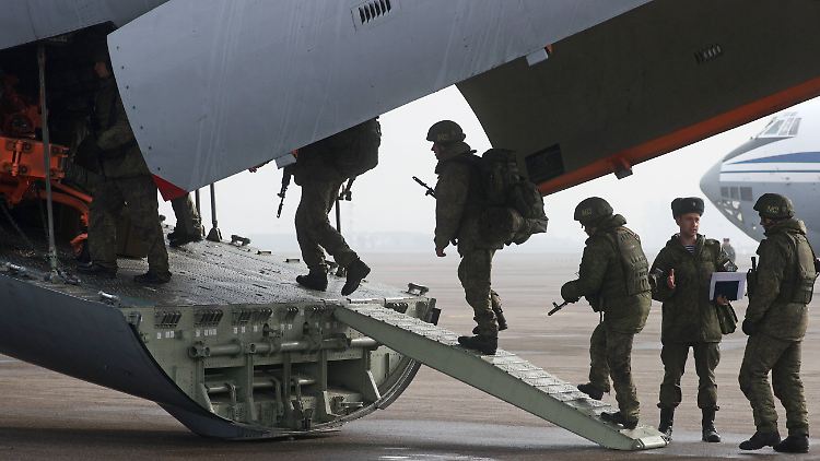 Die entsandten OVKS-Soldaten kehren an ihre Stützpunkte zurück.